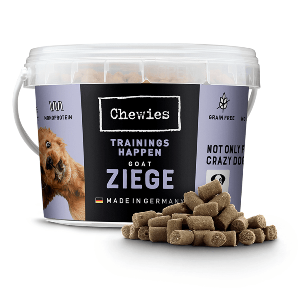 031824_chw_trainingshappen_ziege2_300g_bucket_food_72dpi_750px