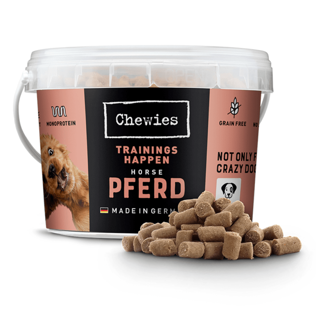 031923_chw_trainingshappen_pferd_300g_bucket_food_72dpi_750px