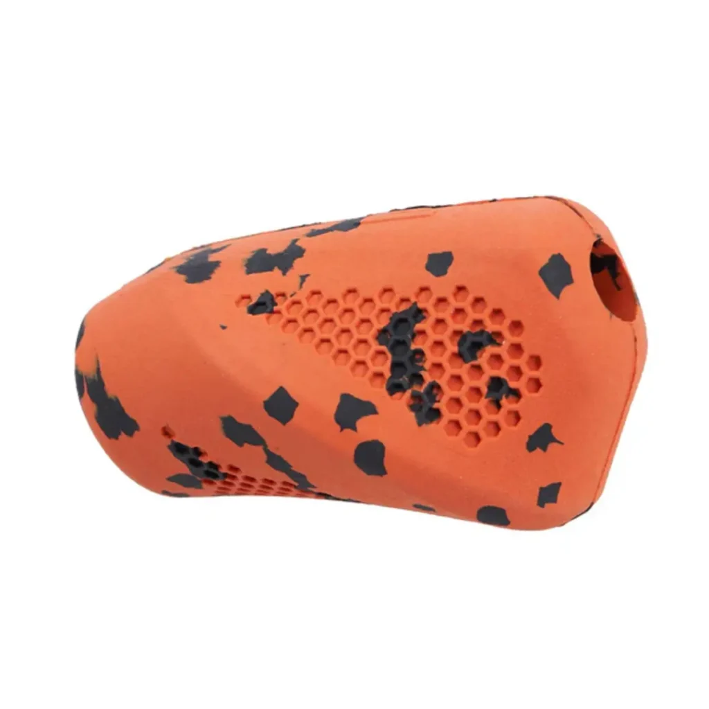dog_throw_toy_1x1_1 (1)